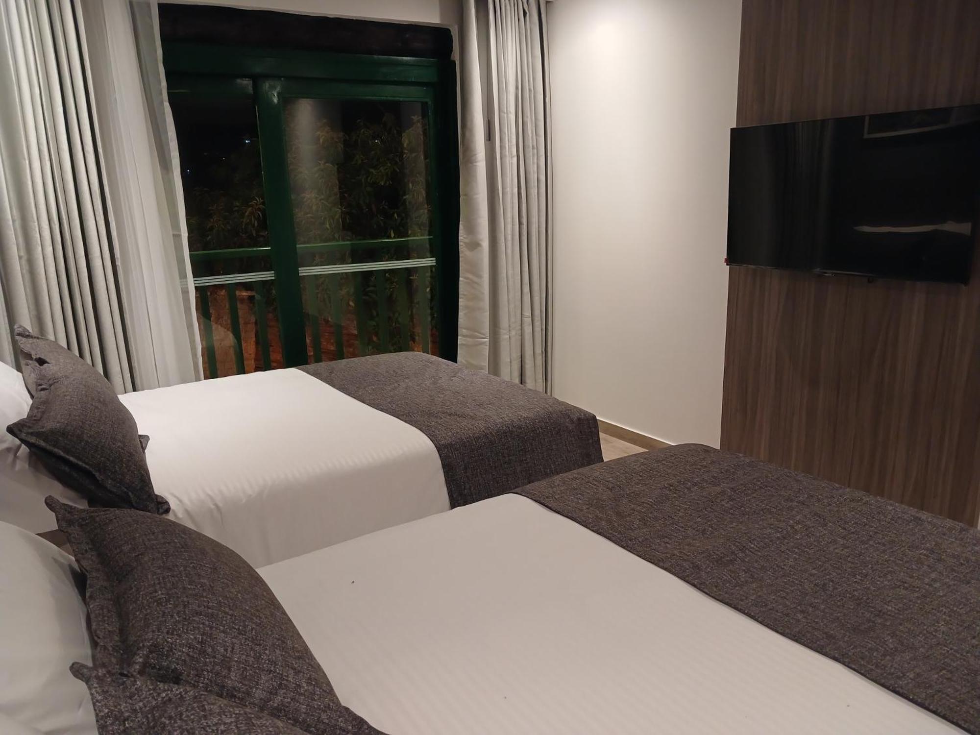 Hotel Santino Jenesano Buitenkant foto