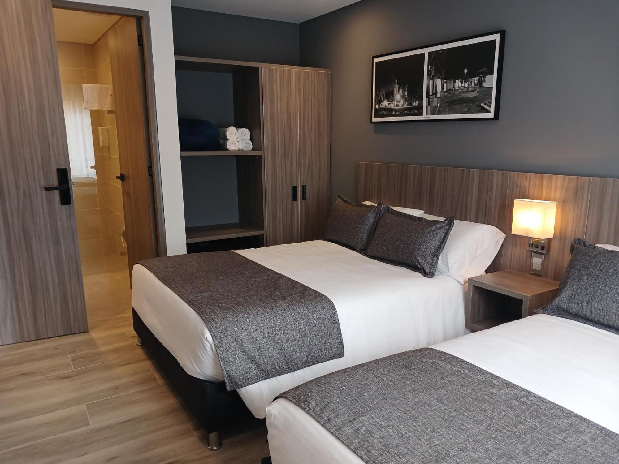 Hotel Santino Jenesano Buitenkant foto