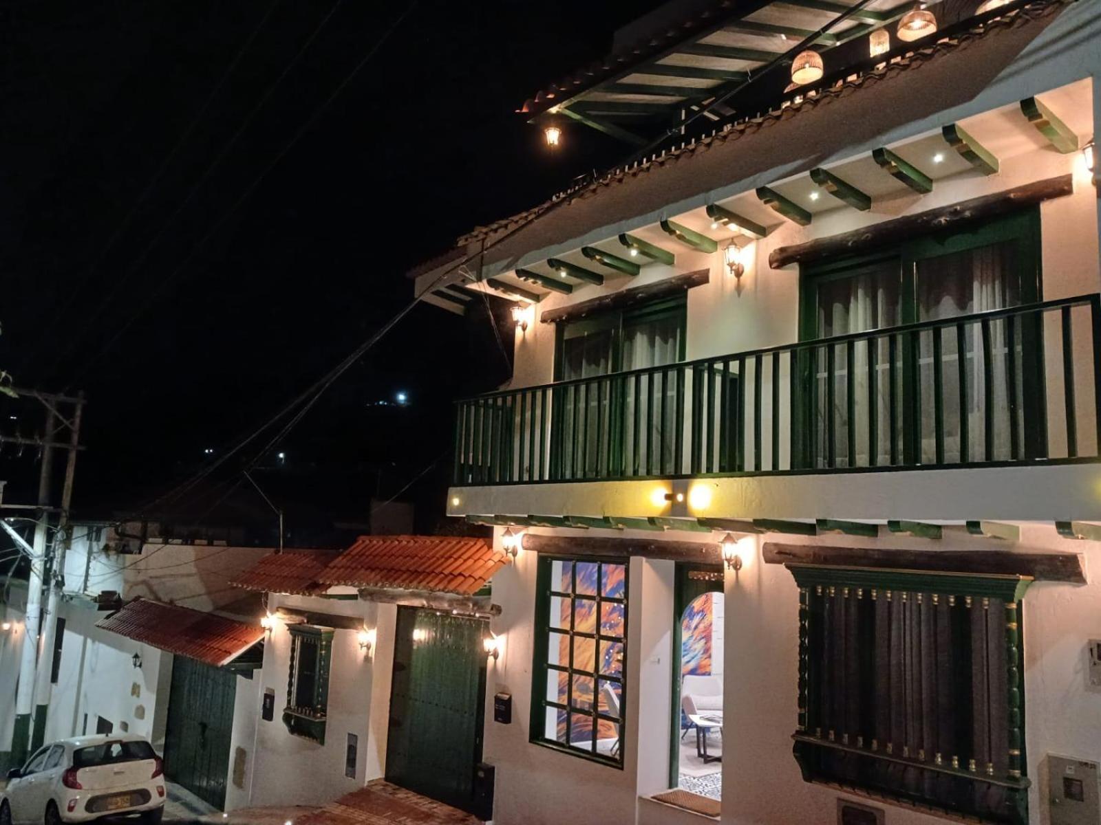 Hotel Santino Jenesano Buitenkant foto